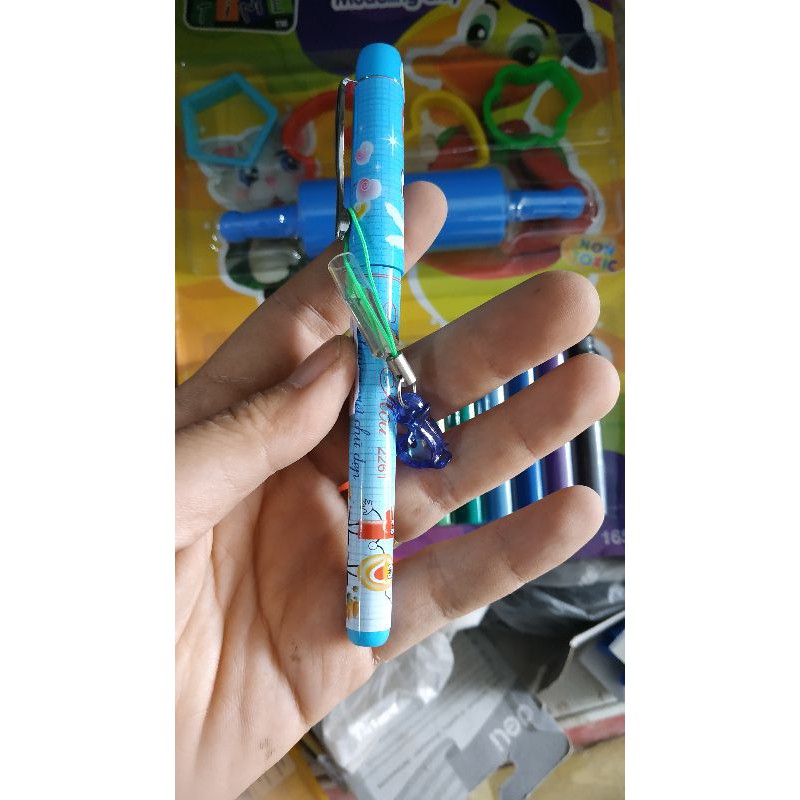 Bút mực Hồng Hà nét siêu đẹp, giá rẻ