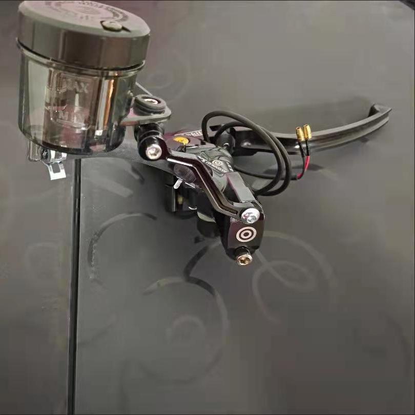 Giá Đỡ Cốc Dầu Phanh B Kích Thước Tiêu Chuẩn Phù Hợp Cho Brembo Xi Lanh Master / Master Help / Total Pound