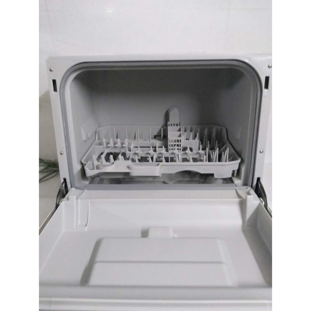 Máy rửa chén bát 4 người ăn Panasonic TCB1