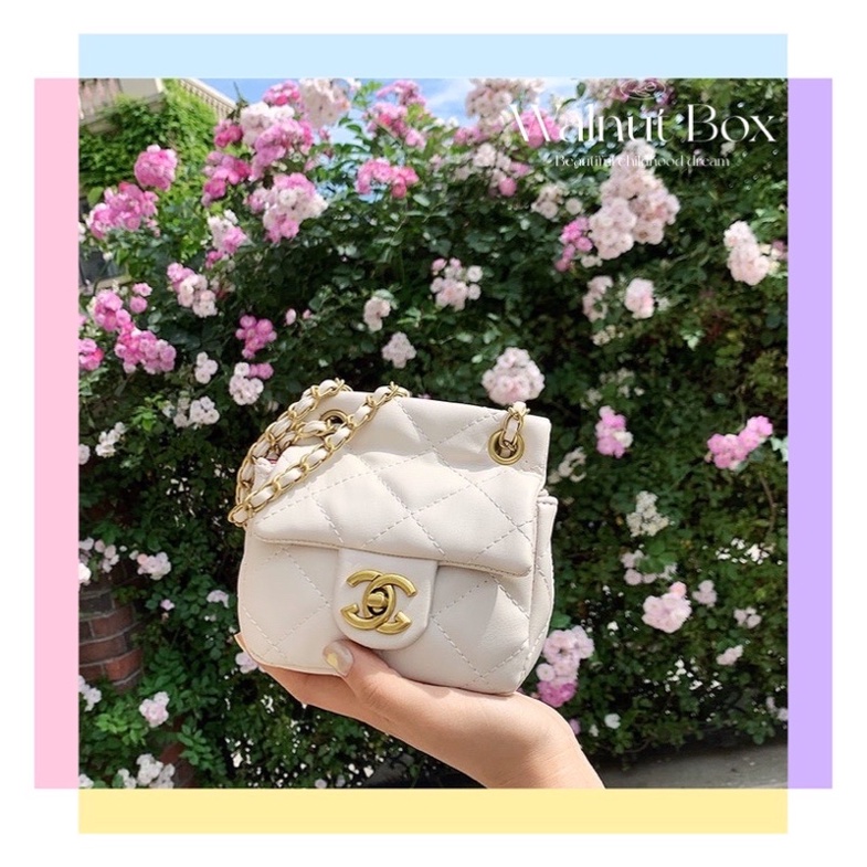 Túi đeo chéo phối logo Chanel phong cách thời trang sang trọng cho nữ