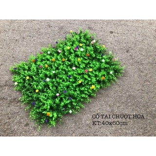 Thảm cỏ nhựa treo tường có đính hoa, tấm cỏ nhựa tai chuột trang trí. kích thước 40cm*60cm