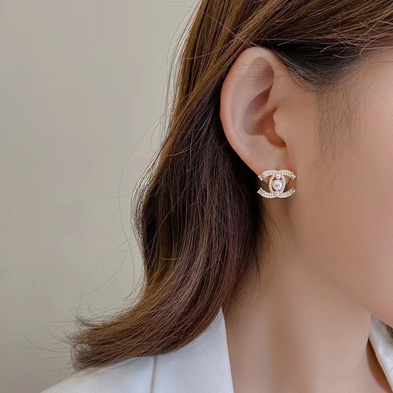 Bông tai nữ ngọc trai nhân tạo Eleanor Accessories hình chữ C cao cấp phụ kiện trang sức Hàn Quốc