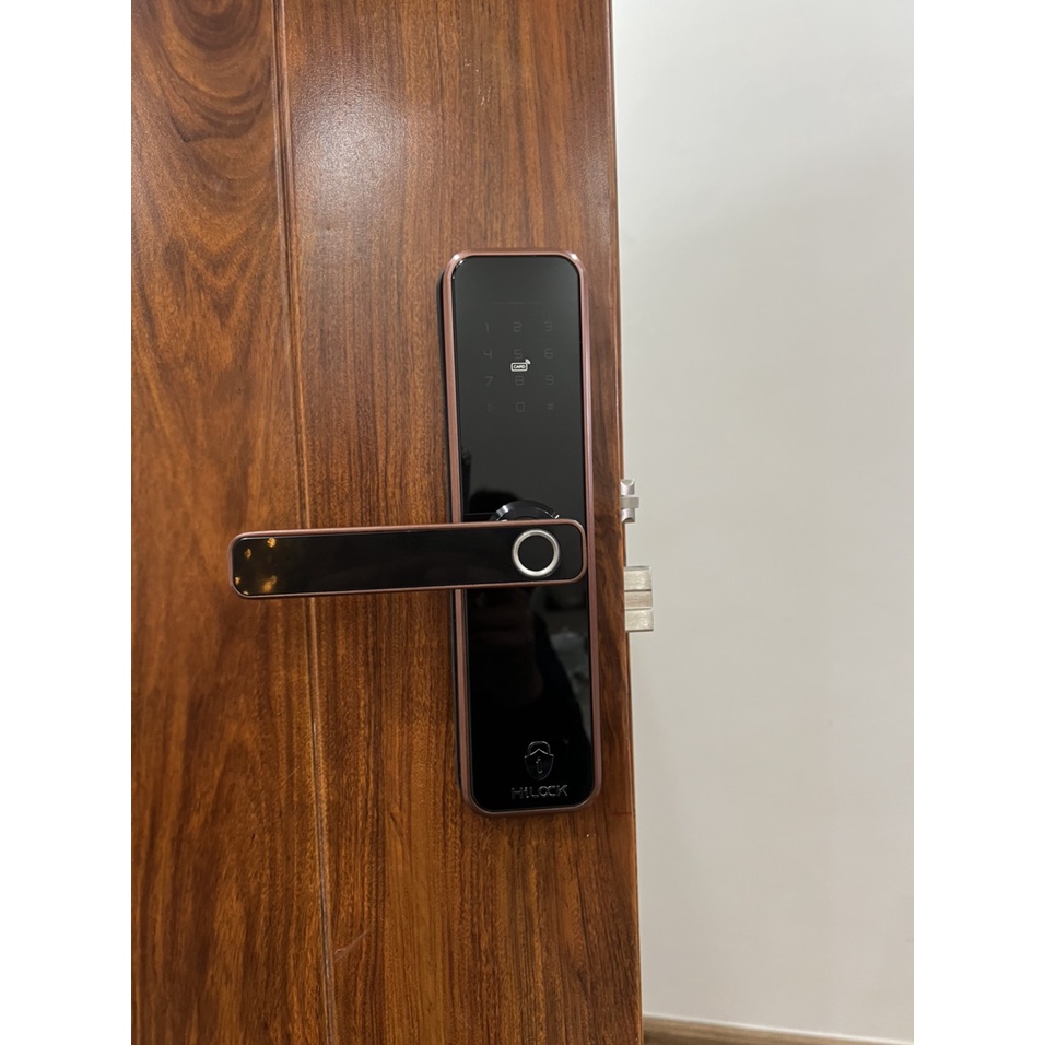 Khóa cửa vân tay thông minh Hilock HL X5 mở khóa vân tay, thẻ từ, chìa cơ, mật khẩu, cảm ứng. app điện thoại