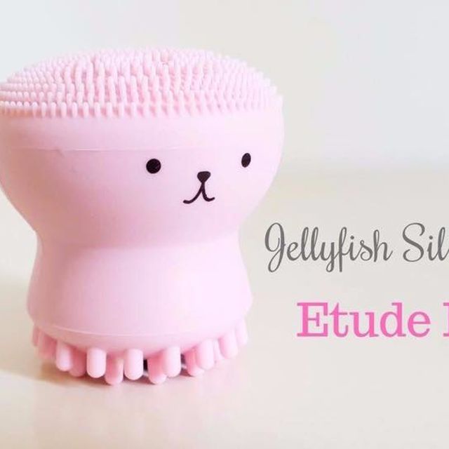 Cọ Rửa Mặt Tạo Bọt Massage Etude House #96