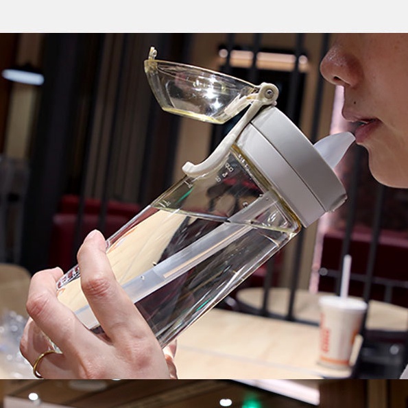 Bình Nước 650Ml Bằng Nhựa Cách Nhiệt Có Ống Hút Tiện Dụng Cho Bé