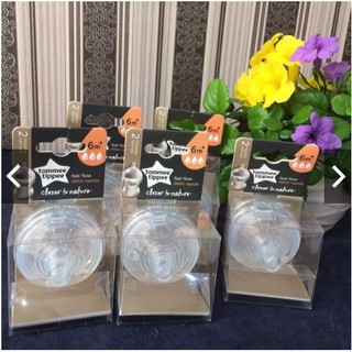 Set 2 núm ty Tommee Tippee Fast Flow trên 6 tháng
