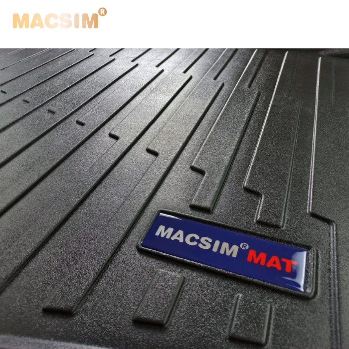Thảm lót cốp xe ô tô Toyota Cross nhãn hiệu Macsim chất liệu TPV cao cấp màu đen bóng.