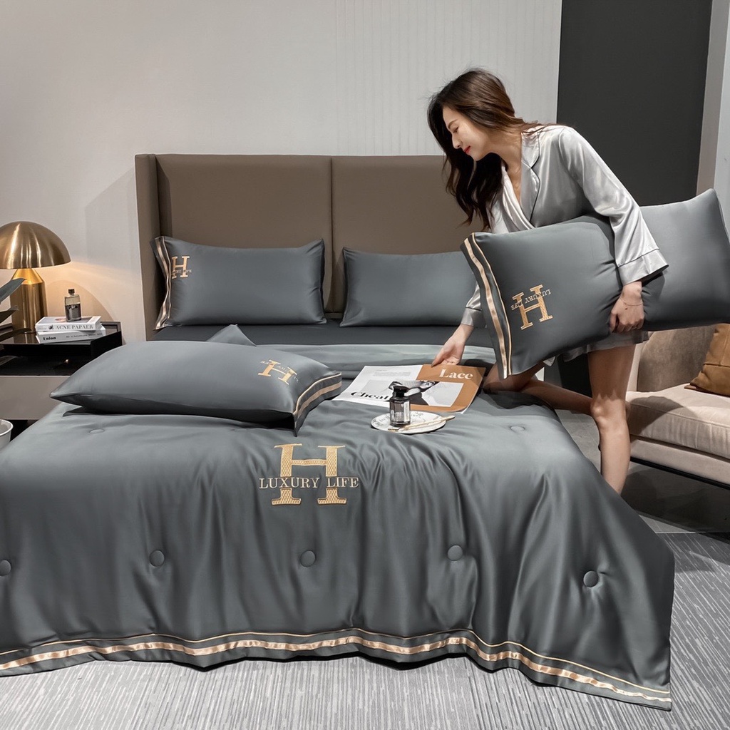 Bộ chăn ga gối lụa thêu Minh Nhật - chăn hè chần bông, ga giường và 2 vỏ gối nằm - bộ drap giường siêu sang thêu chữ H