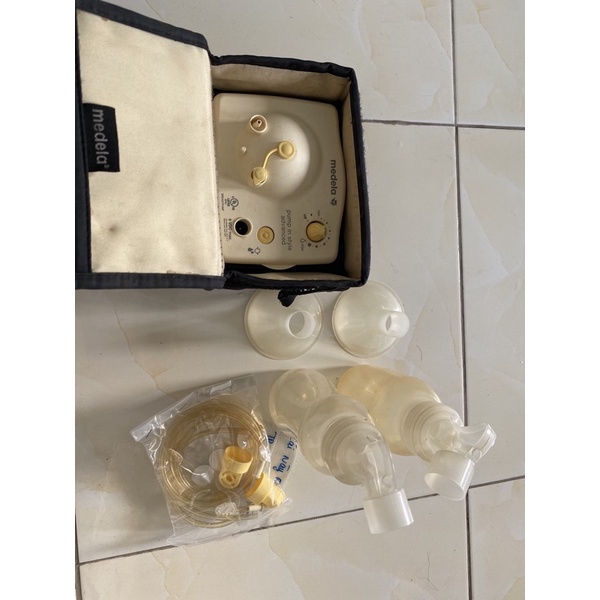 Máy hút sữa meleda