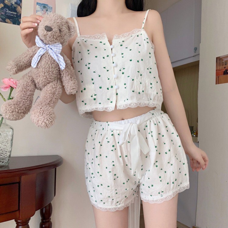 Bộ Đồ Ngủ Nữ 2 Dây Hoa Nhí Xanh / Set Áo 2 Dây Viền Ren Kèm Quần Short Buộc Nơ | BigBuy360 - bigbuy360.vn
