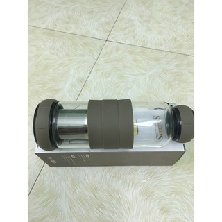 Bình pha trà thủy tinh 420ml có tay cầm silocon