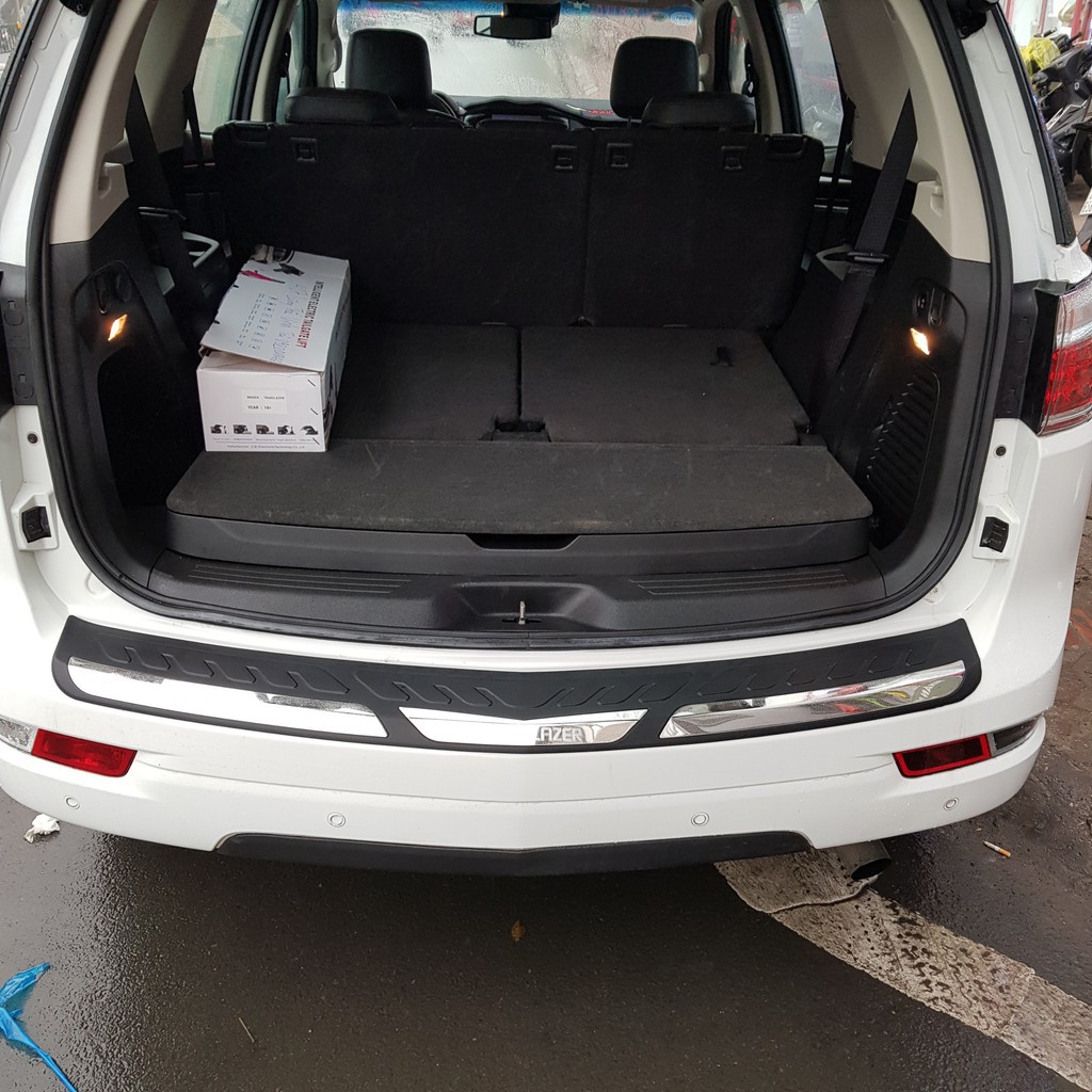 Ốp chống trầy cốp ngoài Trailblazer nhựa ABS cao cấp