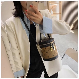 Túi LV . Túi cốp trụ tròn