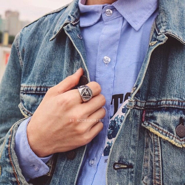 Nhẫn titan unisex Horus Eye mắt tam giác không gỉ UE191004