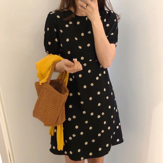Váy hoa cúc cổ tròn cộc tay hai màu - đầm hoa cúc vintage (hình shop tự chụp/sẵn) | BigBuy360 - bigbuy360.vn