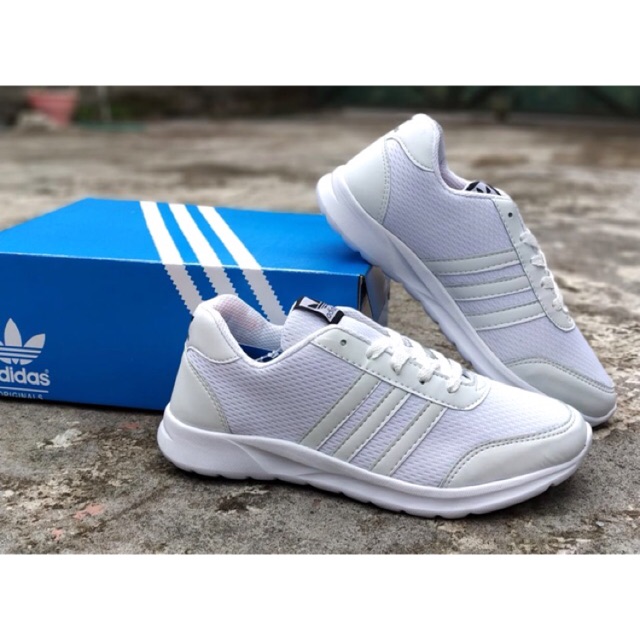 Giày Thể Thao Adidas Chạy Bộ Thời Trang Năng Động Cho Nam Nữ