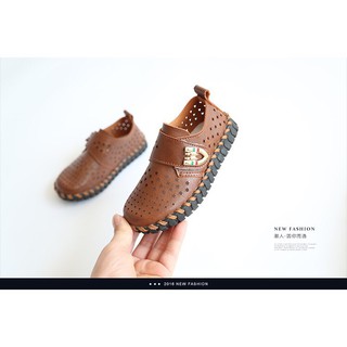 Giày lười thủng lỗ A7668 siêu mềm, nhẹ cho bé trai size 26-35