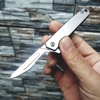 Móc khóa titan rọc giấy dùng lưỡi dao mổ thay thế được