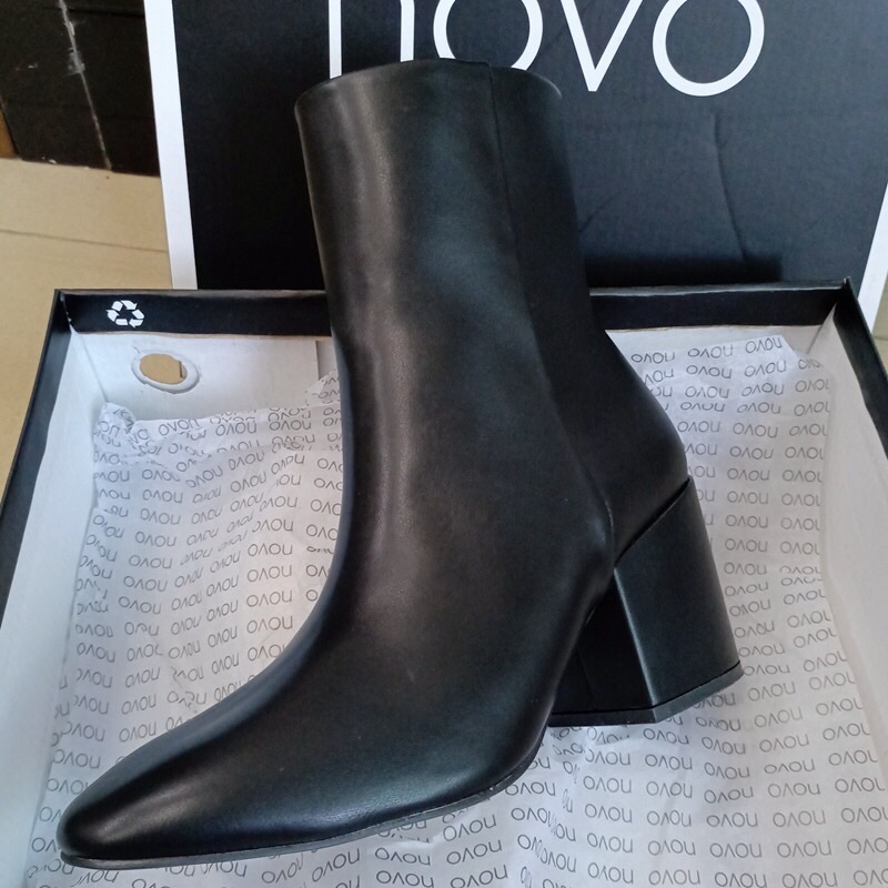 Boots cổ ngắn gót cao . xuất uk