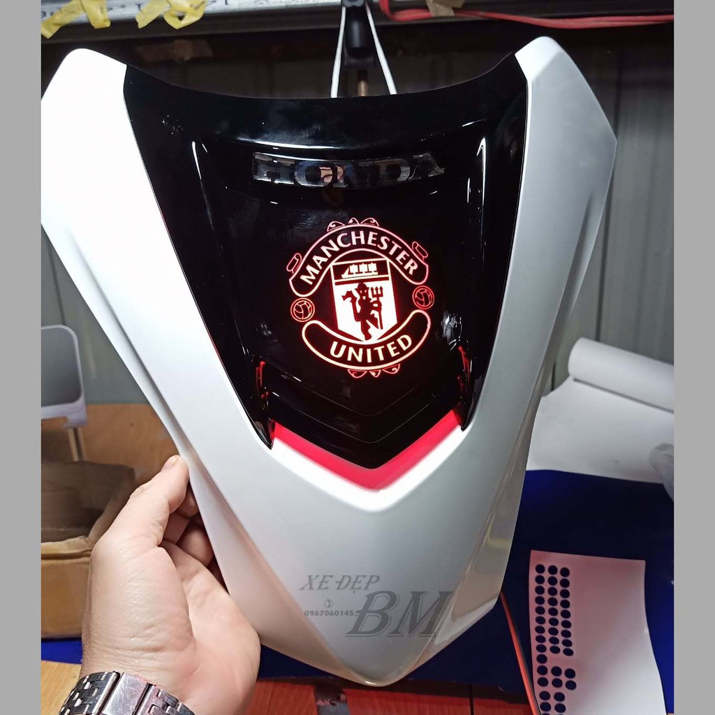 Mặt nạ 2 tầng wave A trắng độ led logo MU