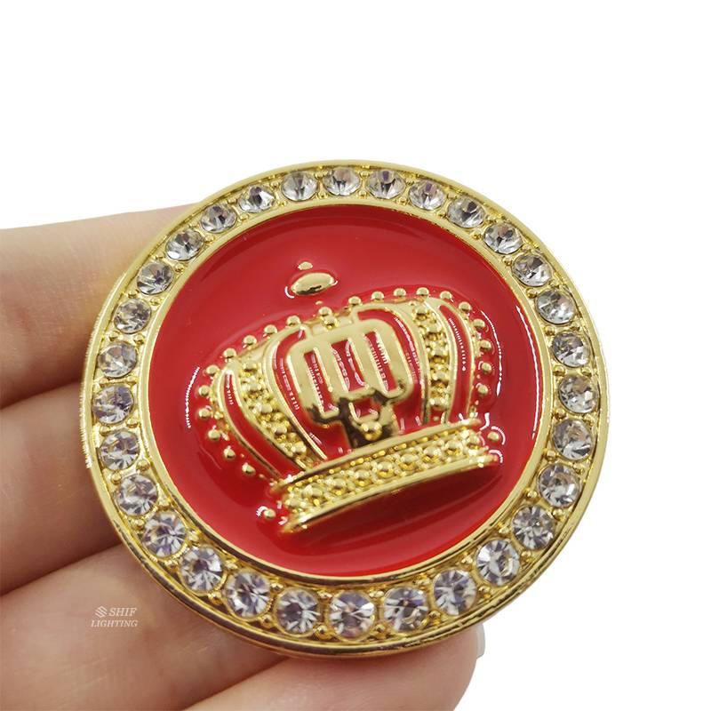 Logo hình vương miện bằng kim loại đẹp mắt trang trí xe hơi