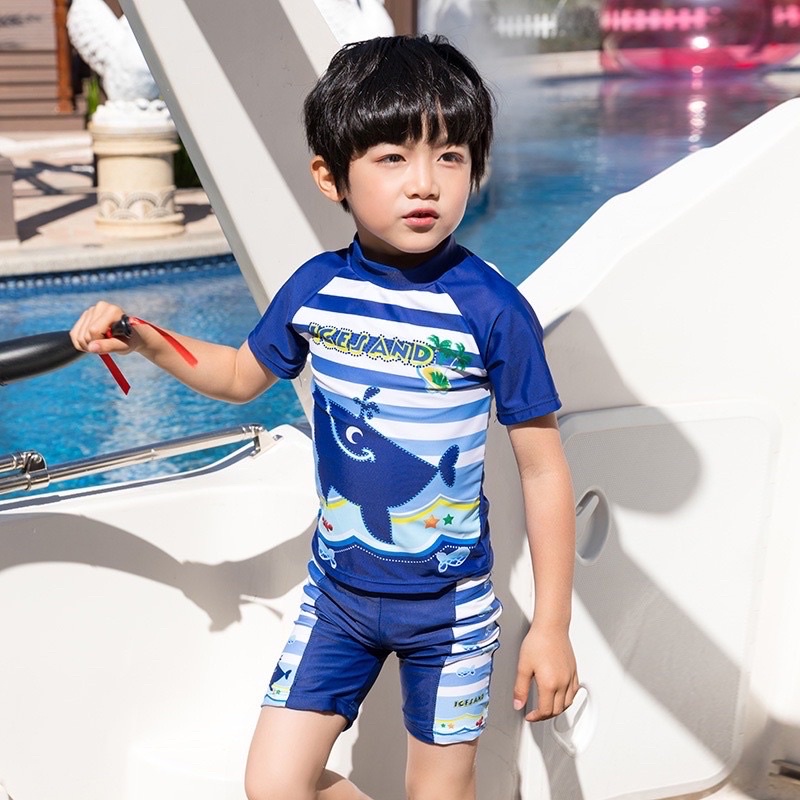 Set đồ bơi bé trai cá voi xanh sọc ngắn tay quần lửng kèm nón cực kute