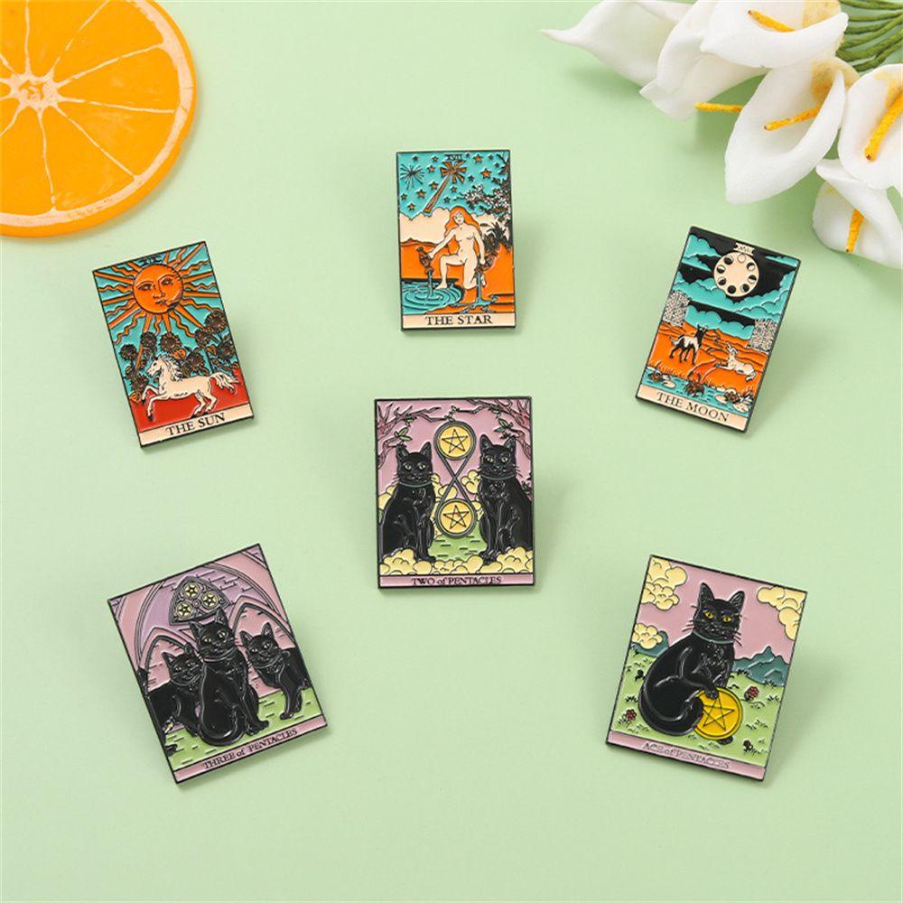 Ghim Cài Áo Hình Bài Tarot Thời Trang