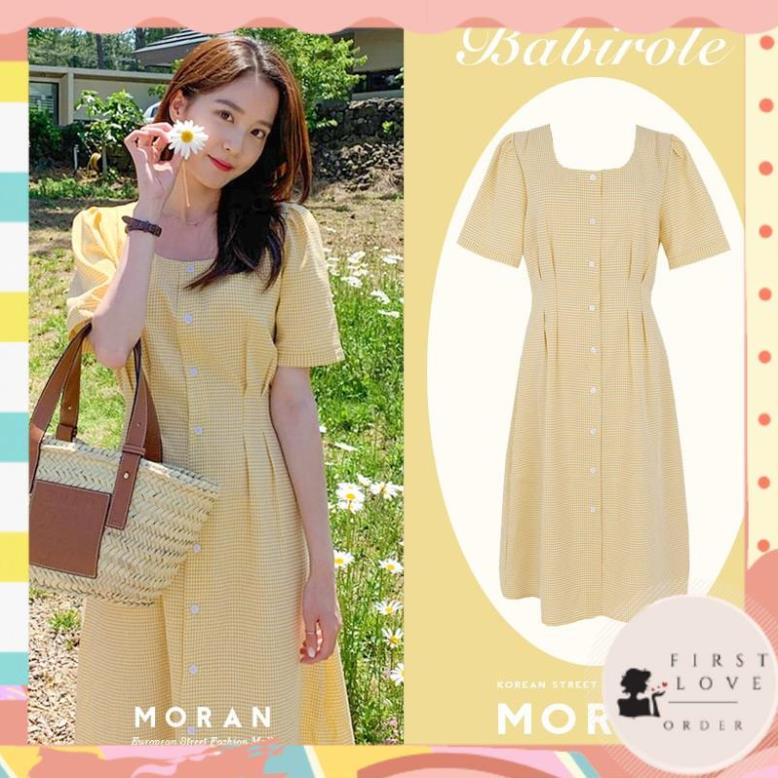 (firstlove ORDER) Váy MORAN cổ vuông kẻ sọc vàng kem nhẹ nhàng cài dọc khuy đơn giản kiểu Pháp 01