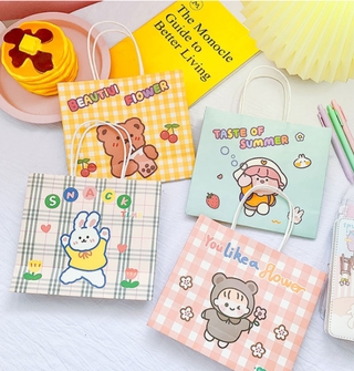 Túi Giấy Sọc Caro Hình Gấu Cute