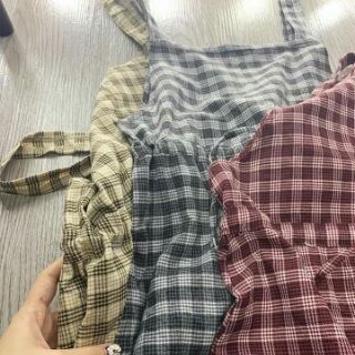 Đầm yếm rời caro có rút eo