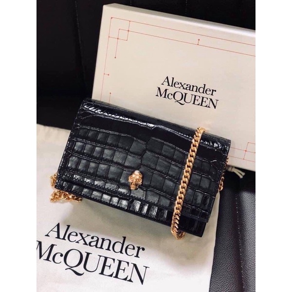 Túi MC Q U E E N woc