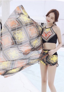 Bộ bikini áo yếm kèm khăn