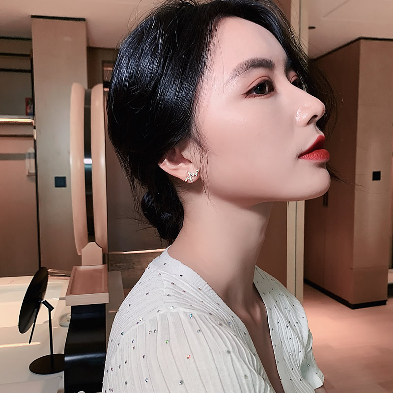 Bông Tai Đính Đá Hình Tia Chớp Hàn Quốc