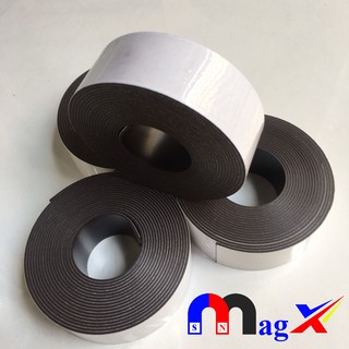 Nam châm dẻo dạng dải, phủ băng keo 2 mặt quy cách 3m x 2.5cm x 1mm