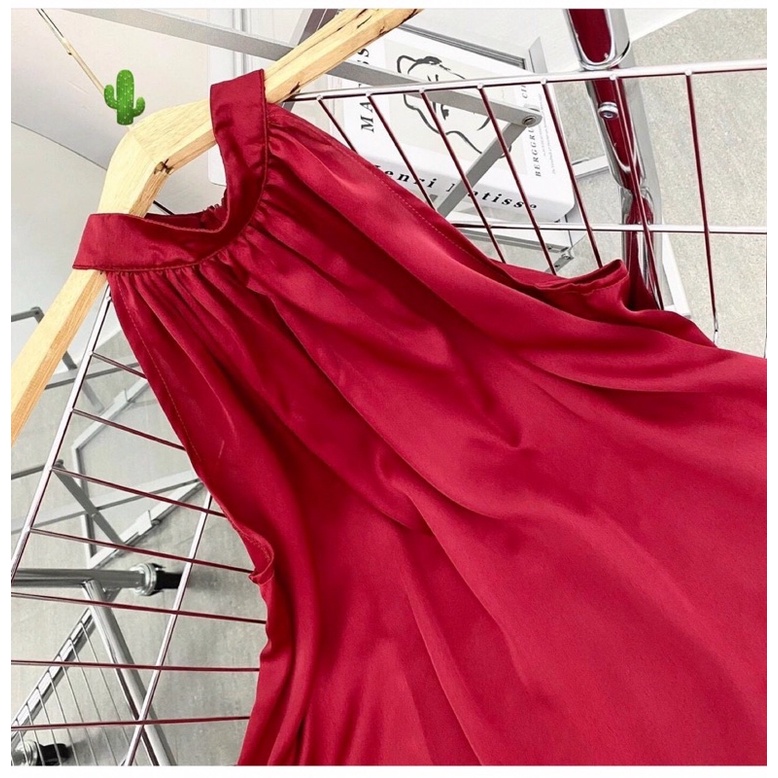 Áo cổ yếm phi bóng màu đỏ tươi (có khoá sau) - S0P