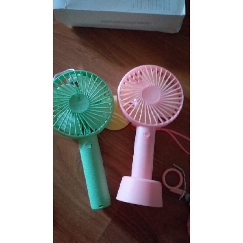 Quạt mini cầm tay tích điện | BigBuy360 - bigbuy360.vn