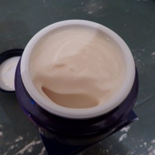 Kem dưỡng da ban đêm Garnier