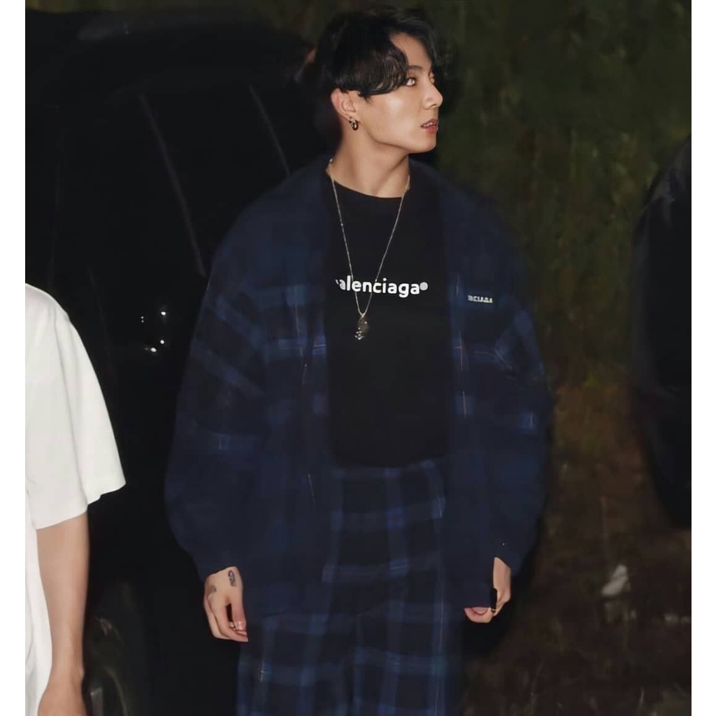 Áo Đen Giống Jungkook BTS