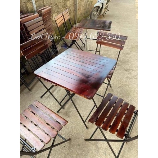 Bộ Bàn Ghế Fansipan (1 bàn + 4 ghế). Bàn ghế khung sắt dày dặn được sơn tĩnh điện chống rỉ, mặt gỗ ép được phủ bóng...