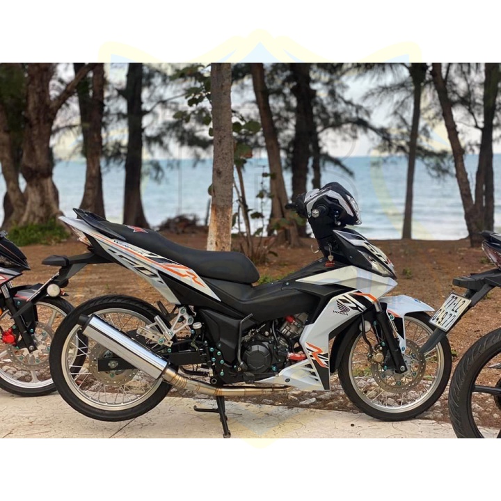 ( Quí khách vui lòng mang ra tiệm cho thợ dán ) Tem winner 150 GTR trắng