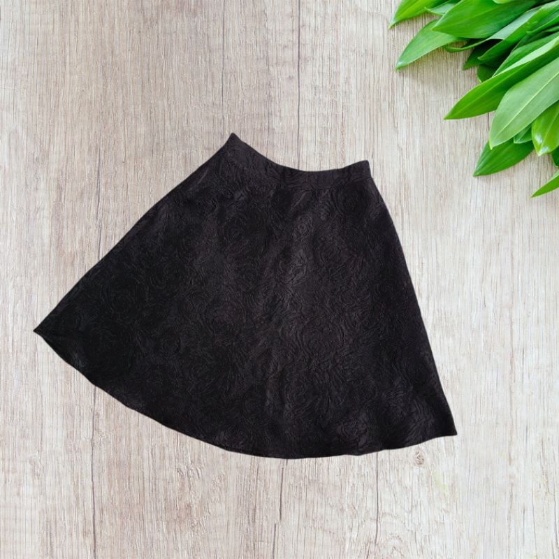 Chân Váy Đen Vân Hoa (Hàng thanh lý)