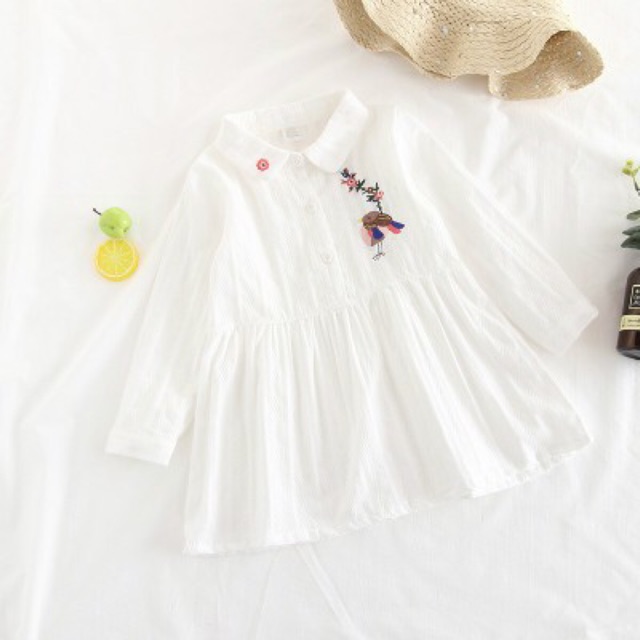 Áo sơ mi trắng thêu hoa cho bé