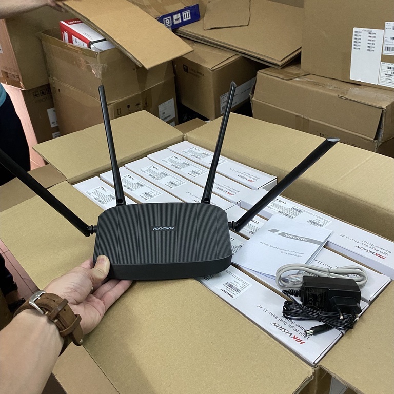 Bộ phát Wifi Router wifi Hikvision WR12C AC1200- 2 băng tần