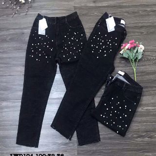Quần jeans đính cườm