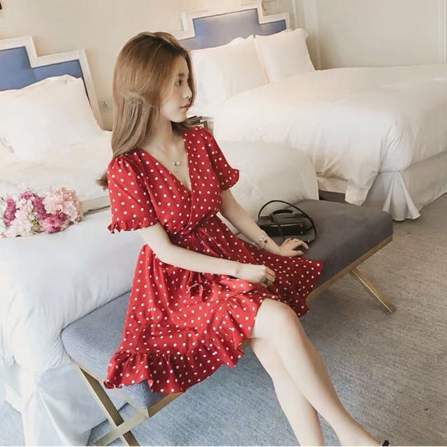 Váy đỏ chấm bi nữ xinh điệu đà