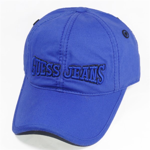 Nón kết Guess Jeans khóa xịn - chất liệu vải kaki xịn tạo nên sự sang trọng và phong cách