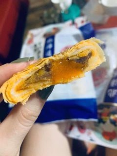 1 CÁI BÁNH 3Q TRỨNG MUỐI