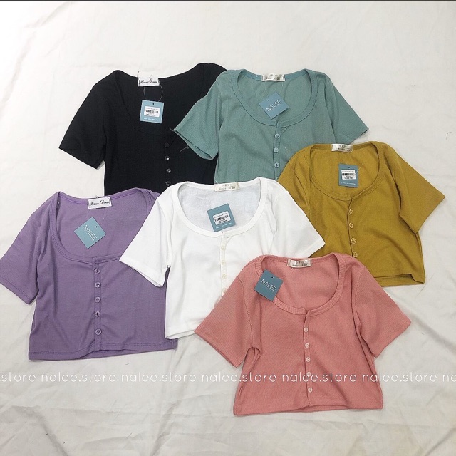 Áo croptop khuy tăm