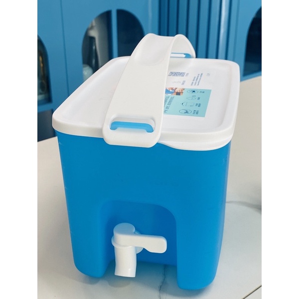 BÌNH NƯỚC TUPPERWARE CÓ VÒI 3.1l