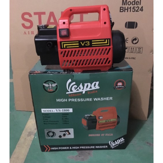 máy rửa xe áp lực cao công xuất 1800w mạnh mẽ